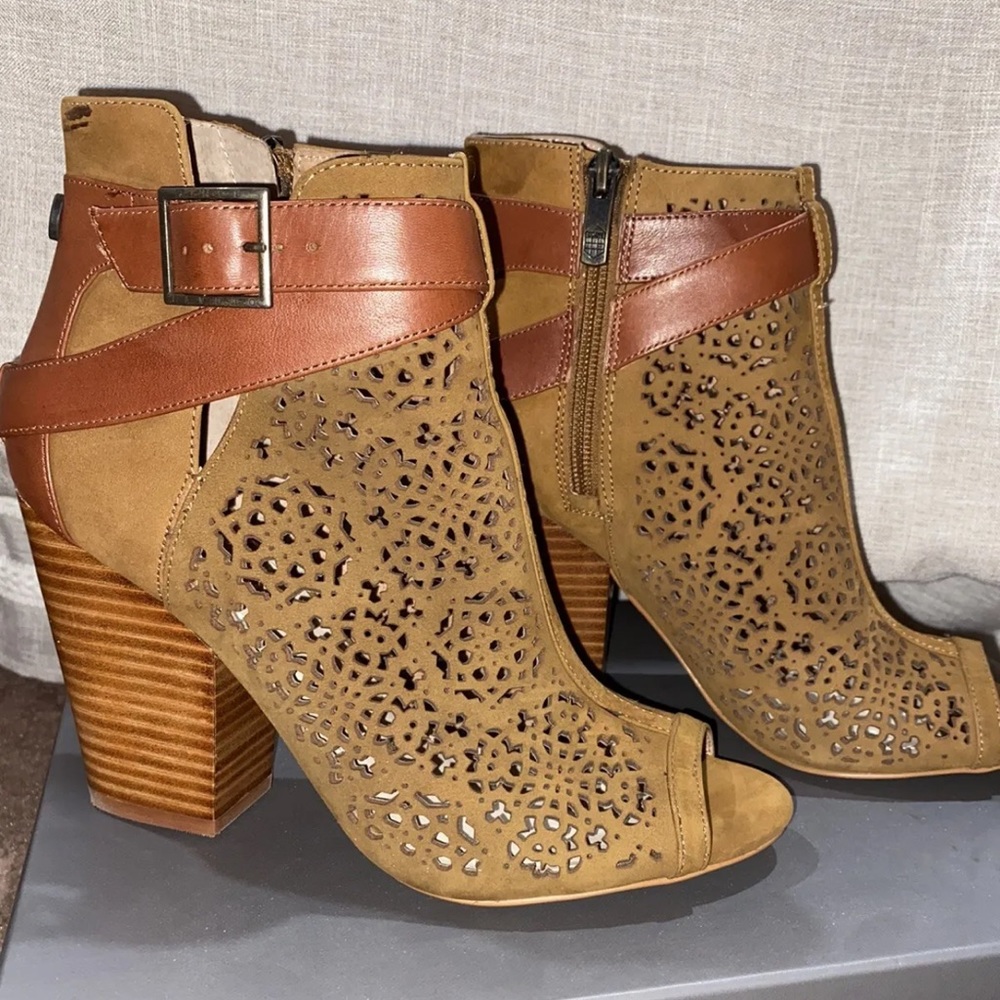 Vince Camuto Maizy Bootie / Toast Size 8